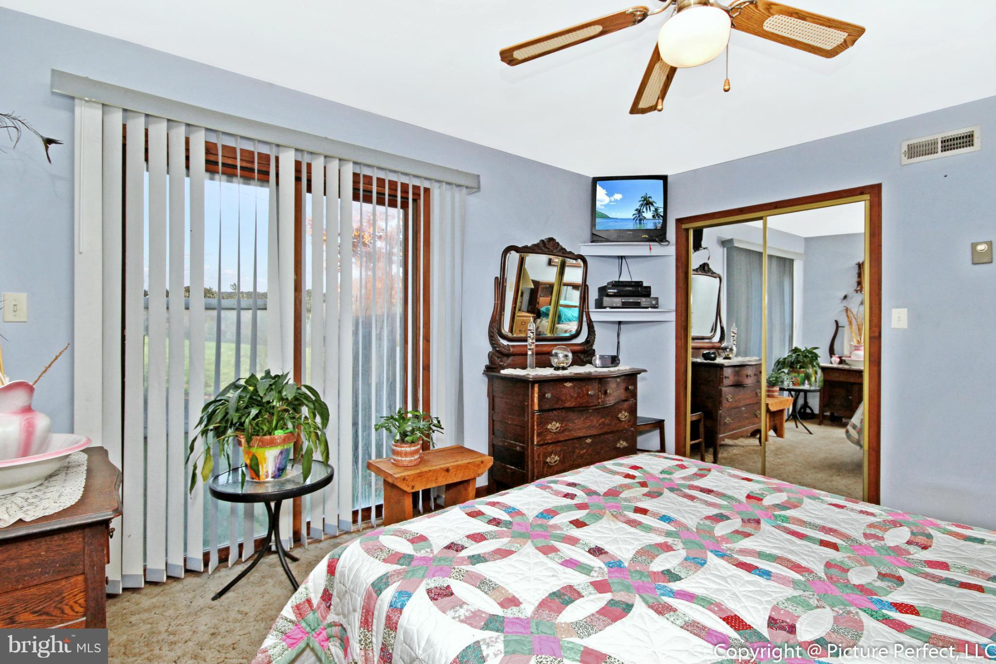 4239 Chestnut Grove Road Keedysville, MD 21756 - Photo 18 of 25 Bedroom (Master)