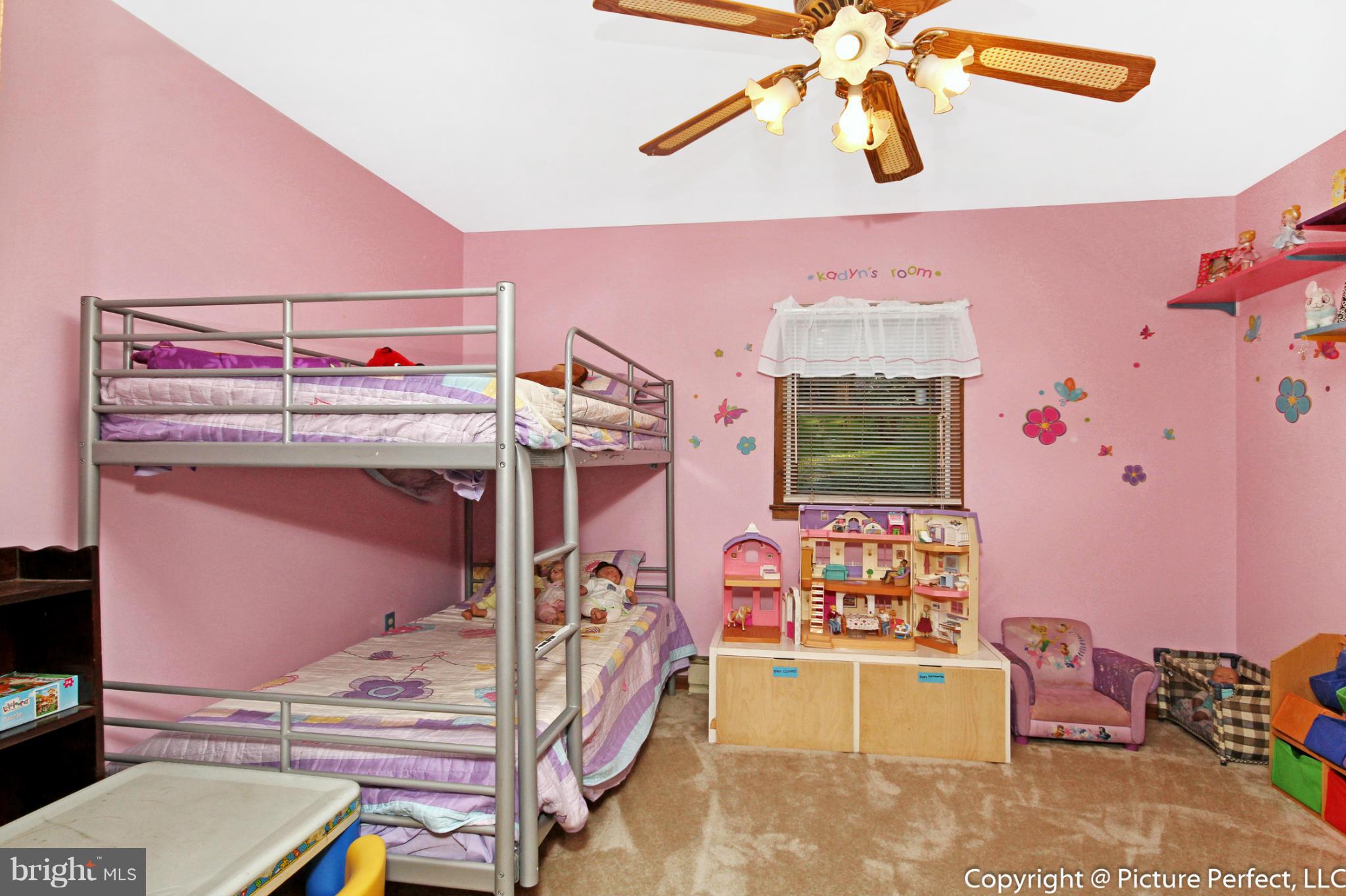 4239 Chestnut Grove Road Keedysville, MD 21756 - Photo 19 of 25 Bedroom