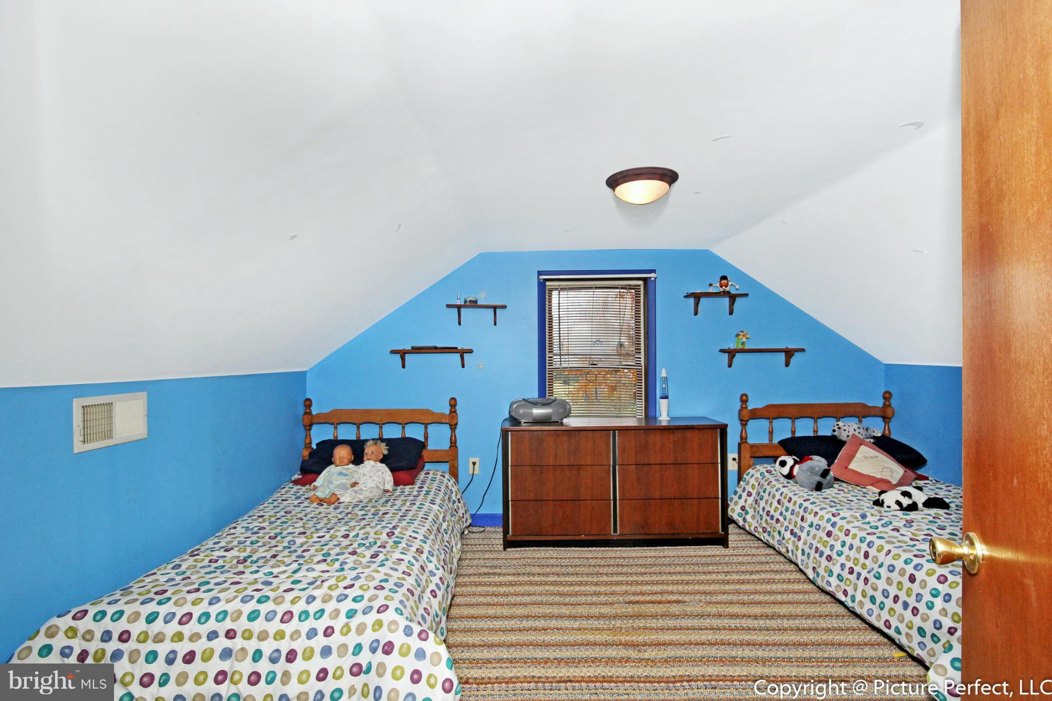 4239 Chestnut Grove Road Keedysville, MD 21756 - Photo 21 of 25 Bedroom