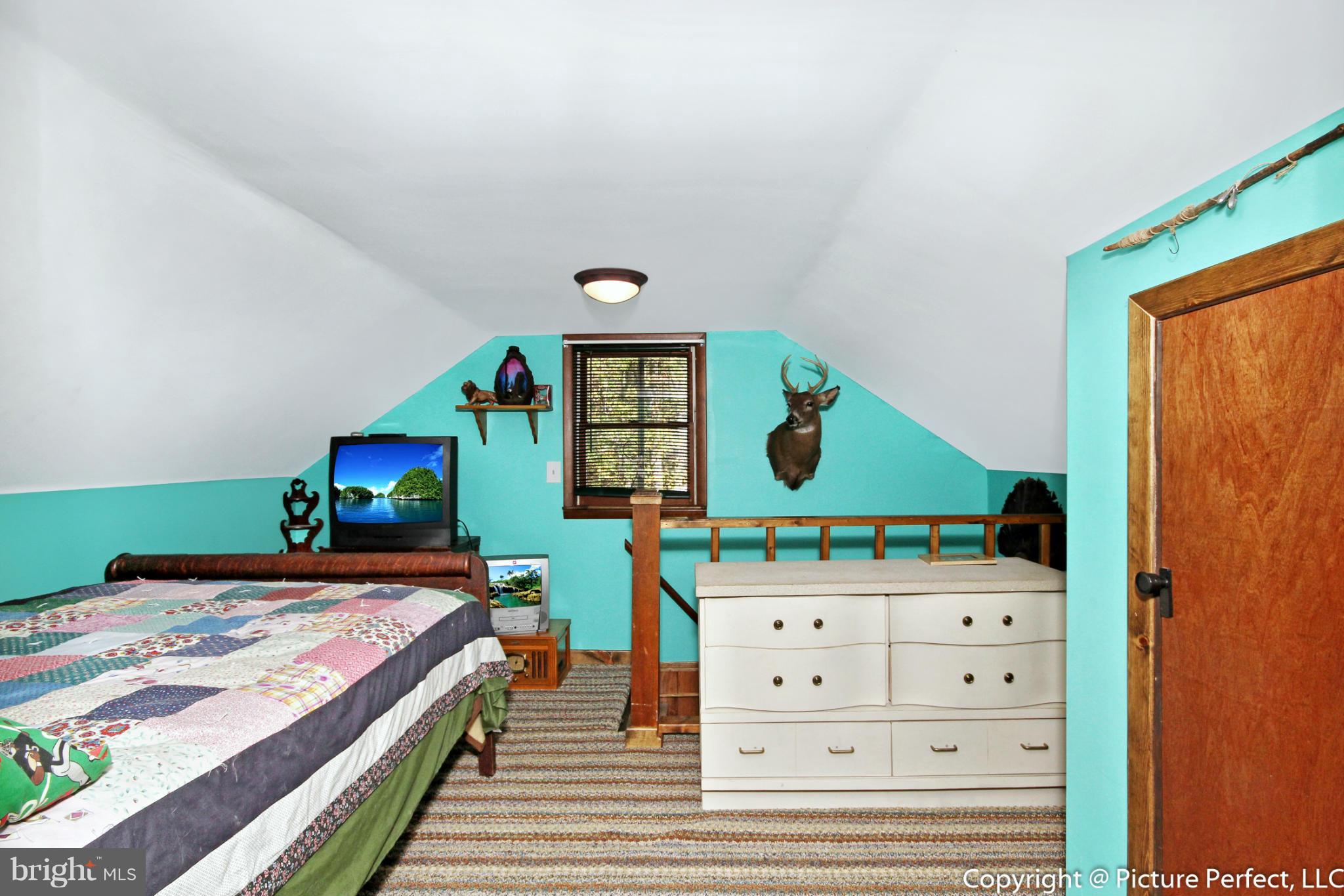 4239 Chestnut Grove Road Keedysville, MD 21756 - Photo 22 of 25 Bedroom
