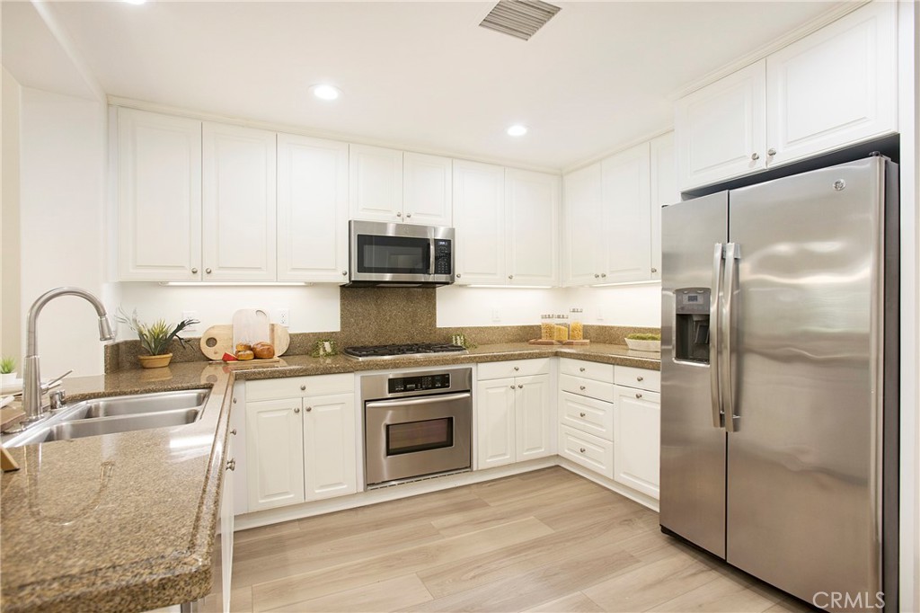 107 Orange Blossom Circle Ladera Ranch, CA 92694 - Photo 6 of 31