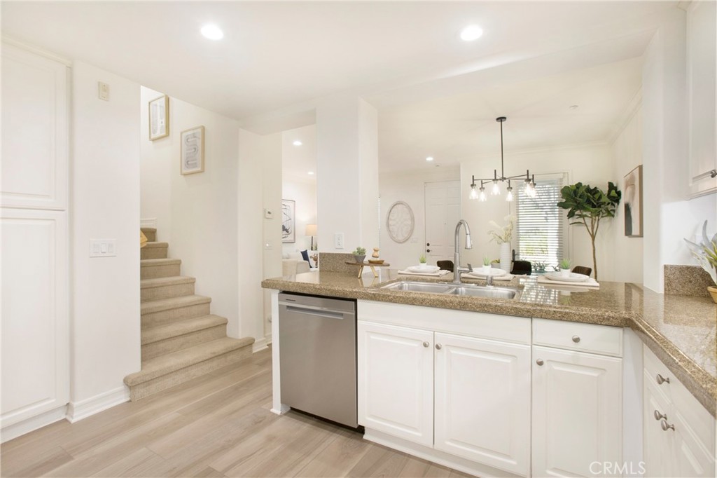 107 Orange Blossom Circle Ladera Ranch, CA 92694 - Photo 8 of 31