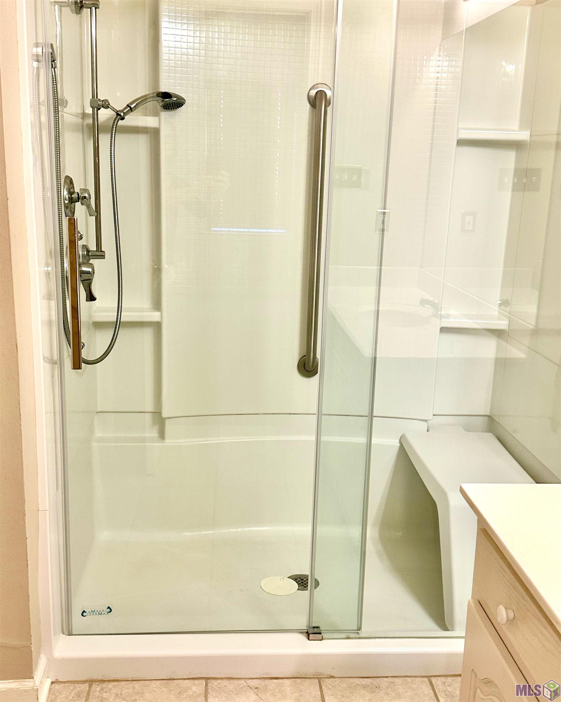 5255 Congress Boulevard, Unit F19 Baton Rouge, LA 70808 - Photo 7 of 7 Walk in Shower