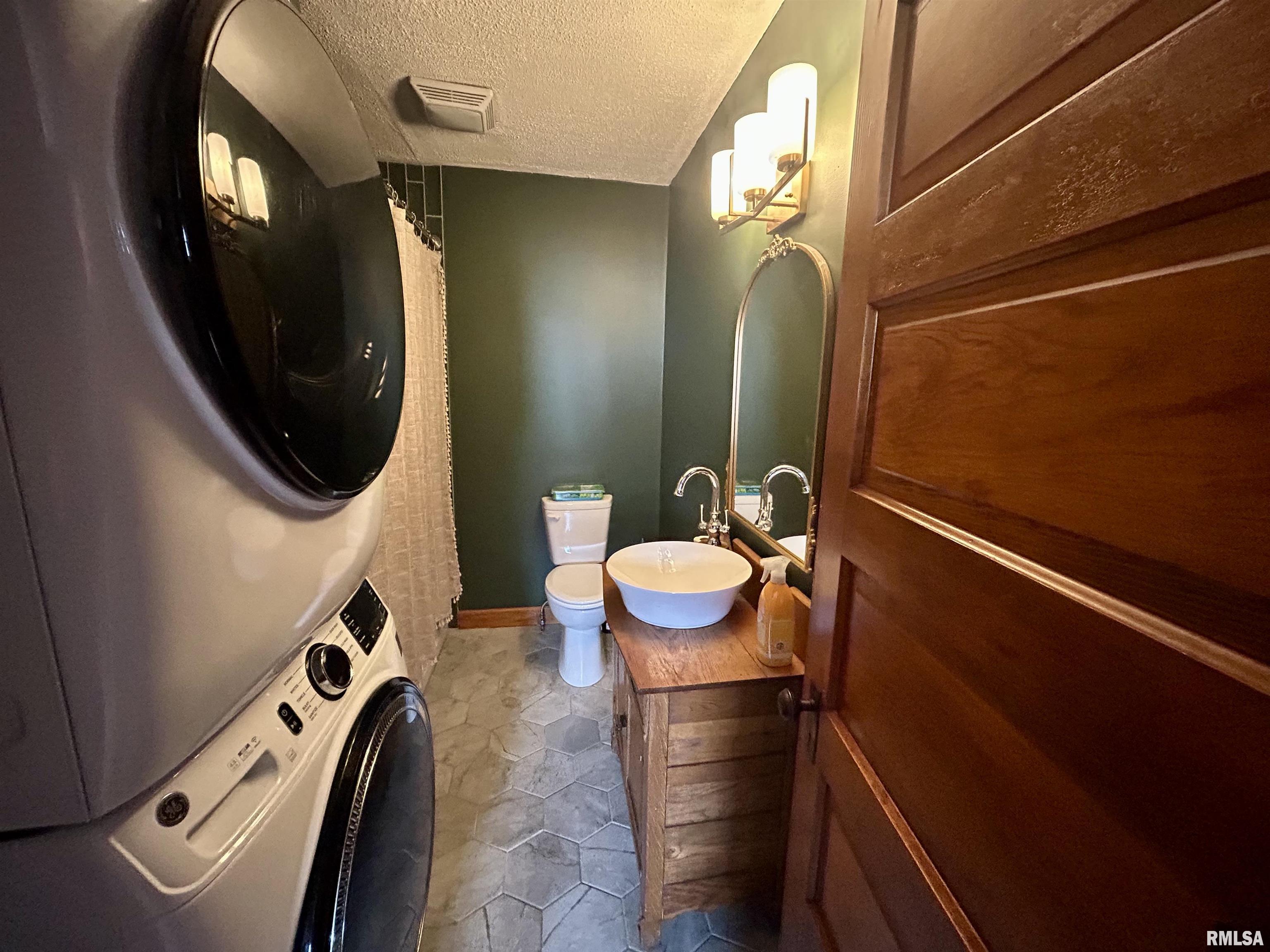 404 South Street Morrisonville, IL 62546 - Photo 16 of 24