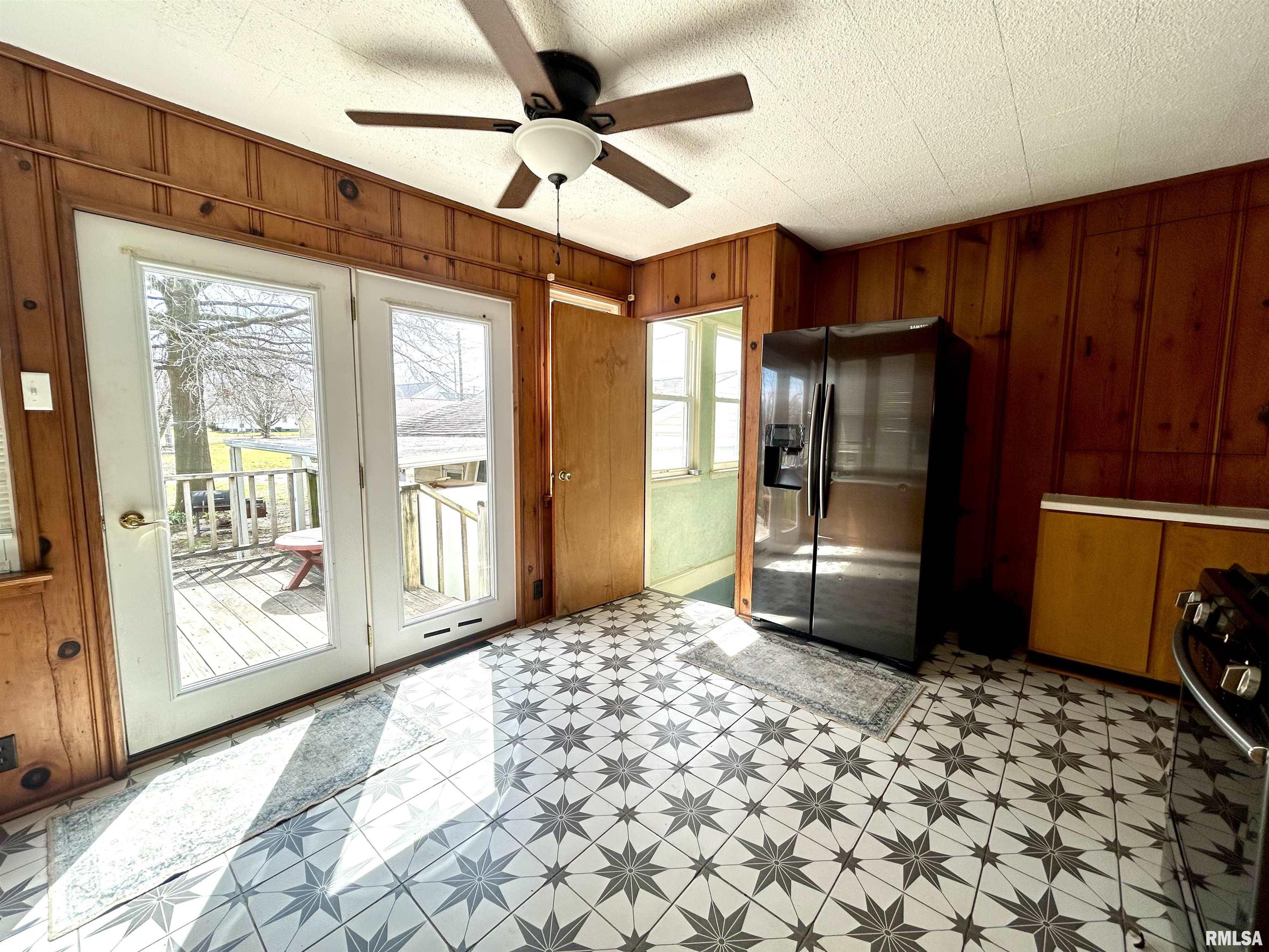404 South Street Morrisonville, IL 62546 - Photo 5 of 24