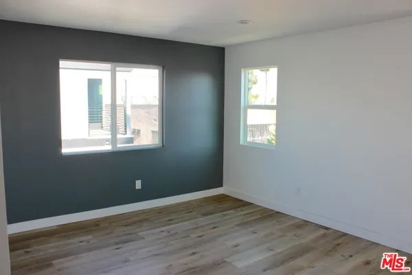 $4,599 | 1552 Winona Boulevard, Los Angeles, CA 90027