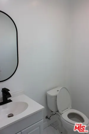 $4,599 | 1552 Winona Boulevard, Los Angeles, CA 90027