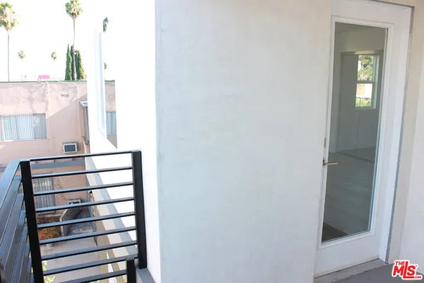 $4,599 | 1552 Winona Boulevard, Los Angeles, CA 90027