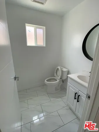 $4,599 | 1552 Winona Boulevard, Los Angeles, CA 90027