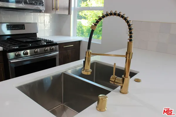 $4,599 | 1552 Winona Boulevard, Los Angeles, CA 90027