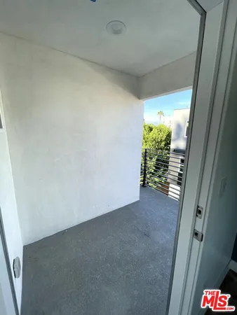 $4,599 | 1552 Winona Boulevard, Los Angeles, CA 90027