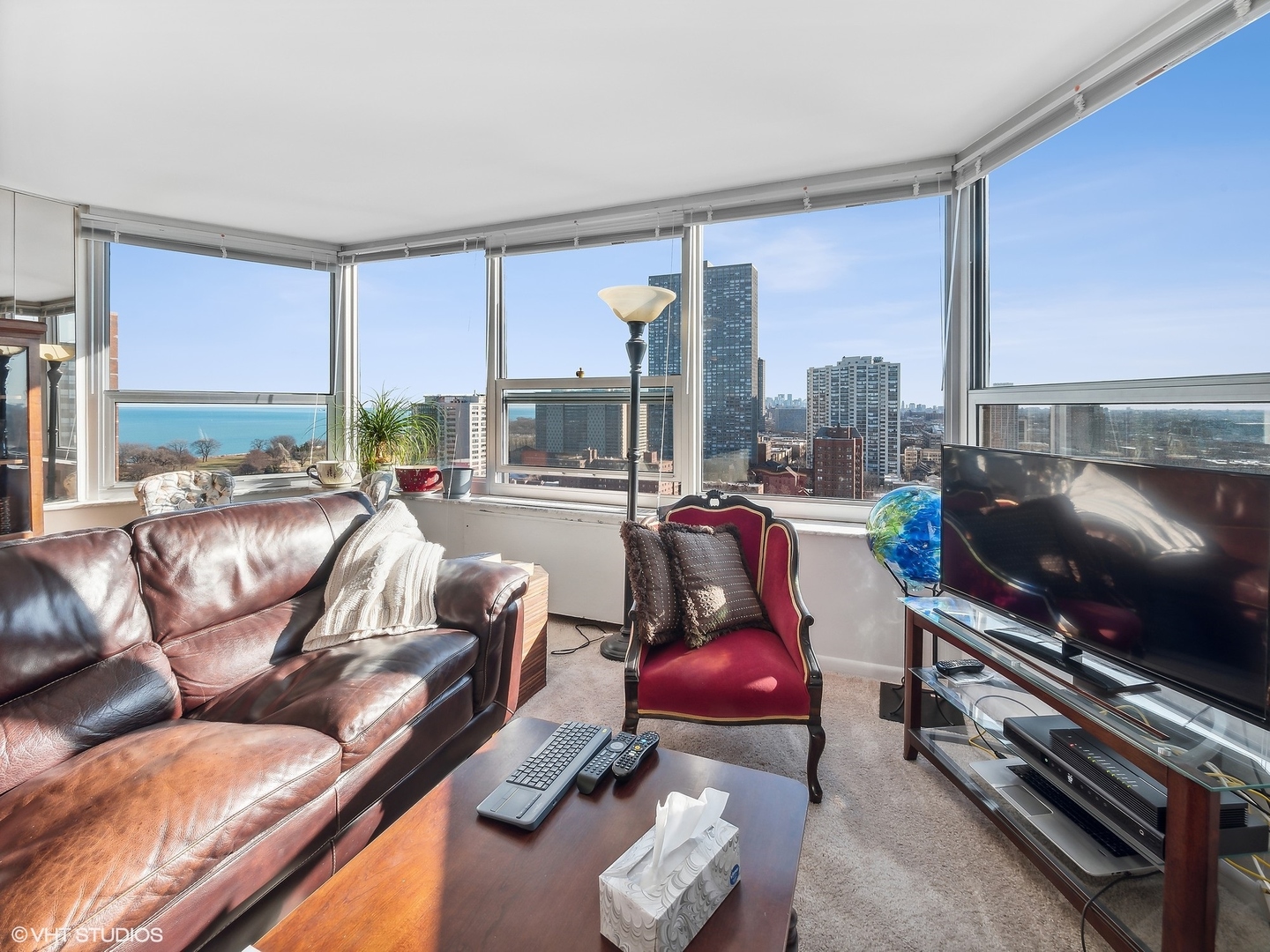 720 West Gordon Terrace, Unit 21L Chicago, IL 60613 - Photo 4 of 10