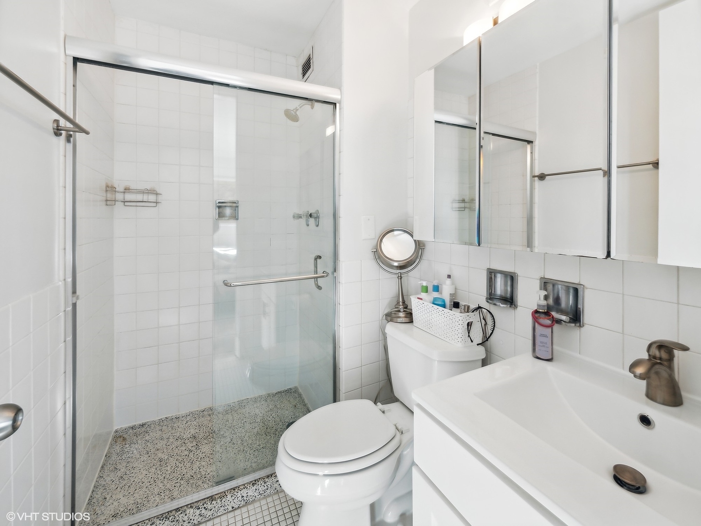 720 West Gordon Terrace, Unit 21L Chicago, IL 60613 - Photo 7 of 10