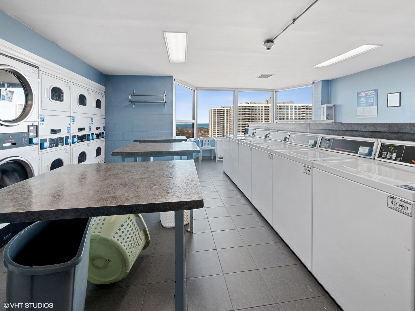 720 West Gordon Terrace, Unit 21L Chicago, IL 60613 - Photo 9 of 10