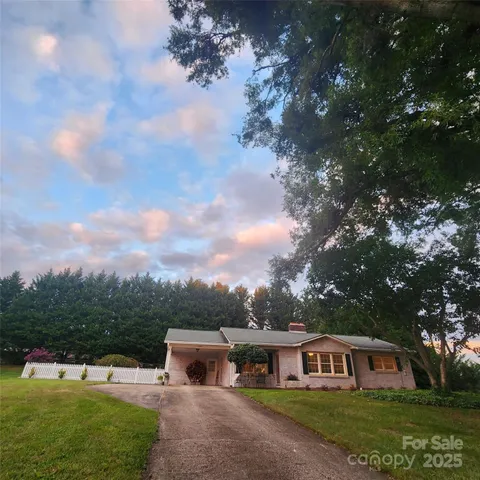 $309,000 | 2309 Briarwood Street, Lenoir, NC 28645