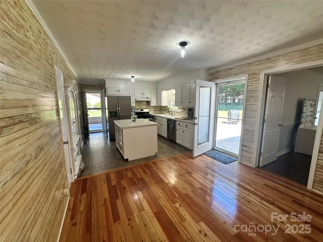 $309,000 | 2309 Briarwood Street, Lenoir, NC 28645