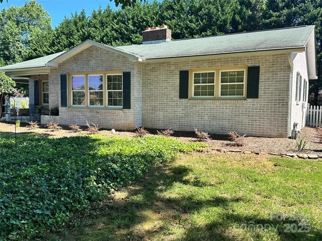 $309,000 | 2309 Briarwood Street, Lenoir, NC 28645