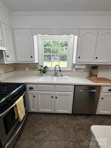 $309,000 | 2309 Briarwood Street, Lenoir, NC 28645