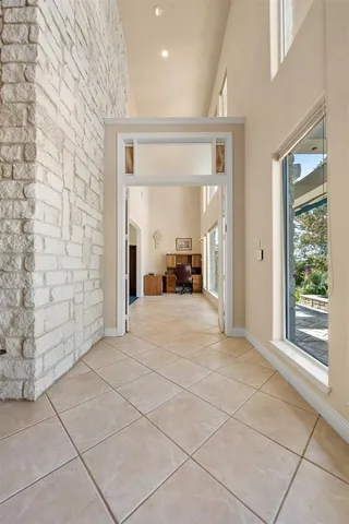 a view of livingroom with furniture
