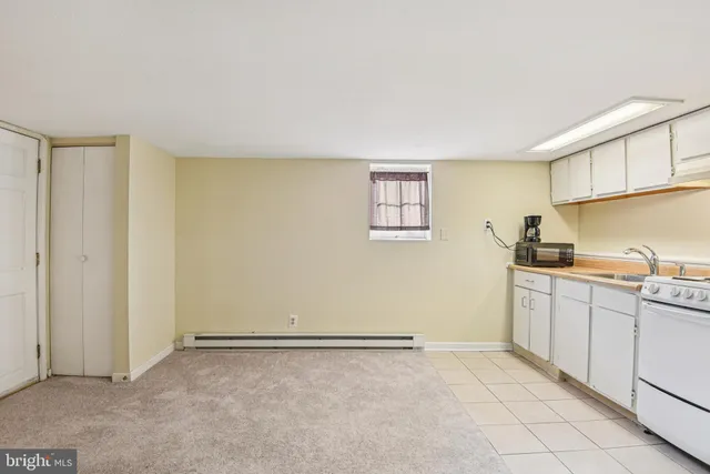 $1,100 | 209 Locust Street, Unit B, Frederick, MD 21703