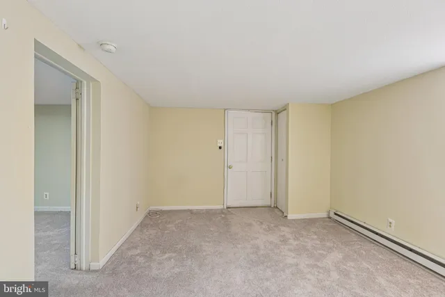 $1,100 | 209 Locust Street, Unit B, Frederick, MD 21703