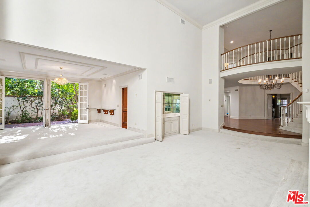 12386 Ridge Circle Los Angeles, CA 90049 - Photo 36 of 65