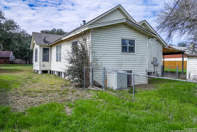 $135,000 | 711 South 7th Street, Kenedy, TX 78119