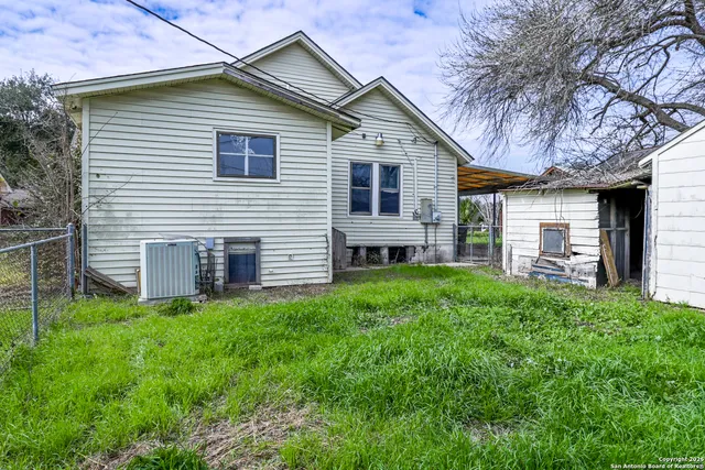 $135,000 | 711 South 7th Street, Kenedy, TX 78119