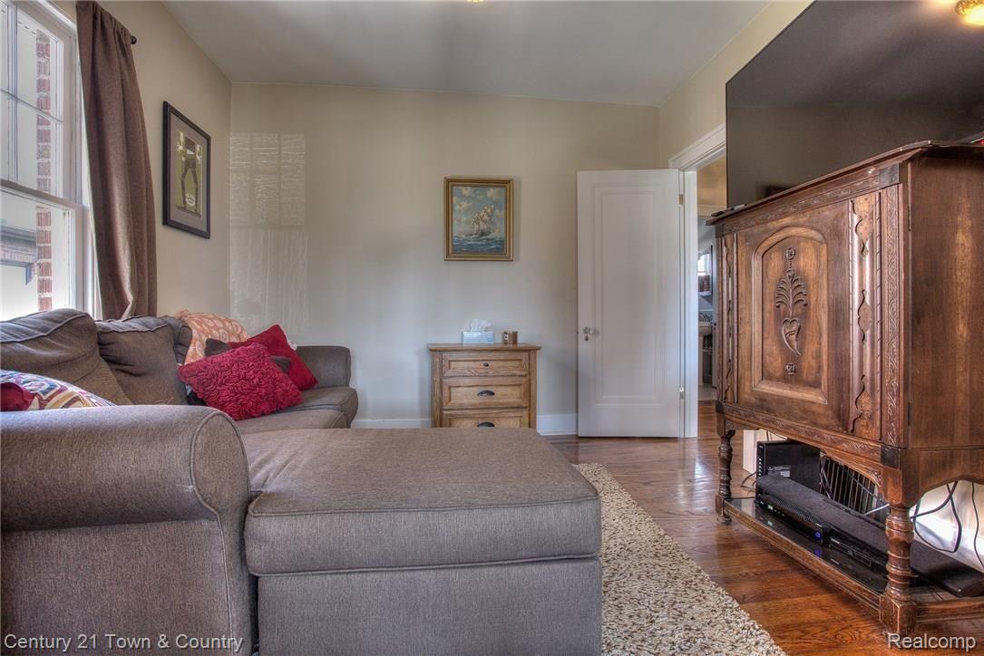 153 Cherokee Road Pontiac, MI 48341 - Photo 30 of 37 35.jpg