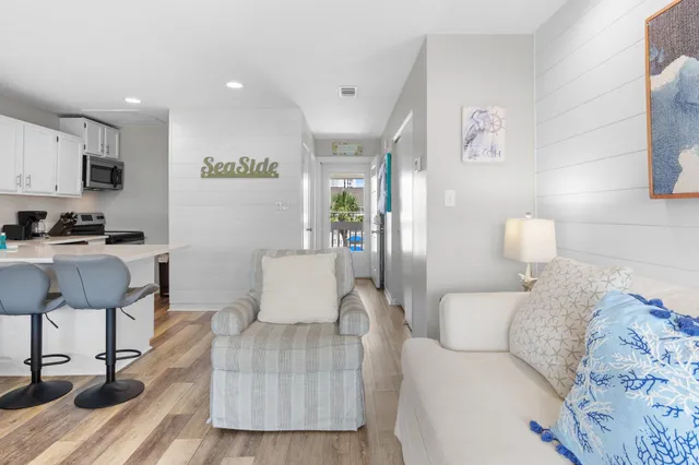 $287,000 | 775 Gulf Shore Drive, Unit 8250, Destin, FL 32541