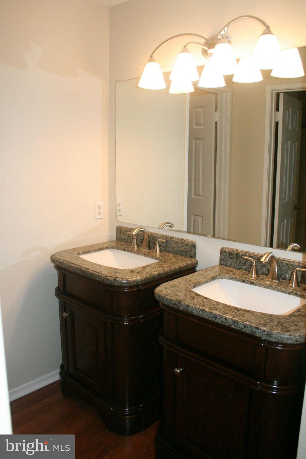 7808 Harrowgate Circle, Unit 21 Springfield, VA 22152 - Photo 9 of 16 Bath (Master)
