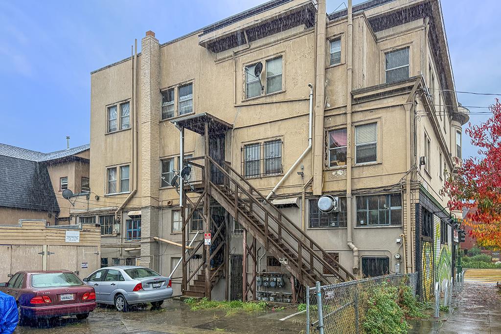 2874-2882 Telegraph Avenue Oakland, CA 94609 - Photo 17 of 18 a car parked in front of a building