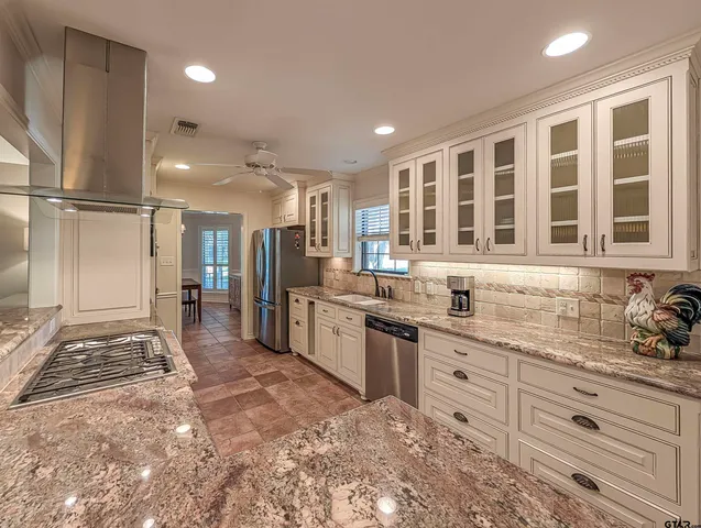 $439,900 | 3308 Moss Glen Circle, Tyler, TX 75707