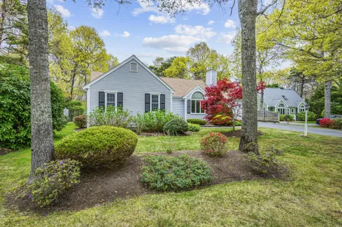 $750,000 | 100 Statice Lane, Hyannis, MA 02601