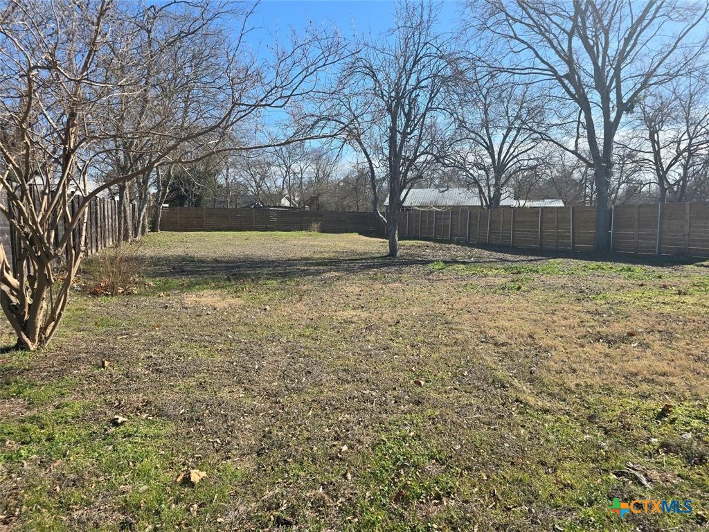 305 Lexington Road Elgin, TX 78621 - Photo 6 of 10