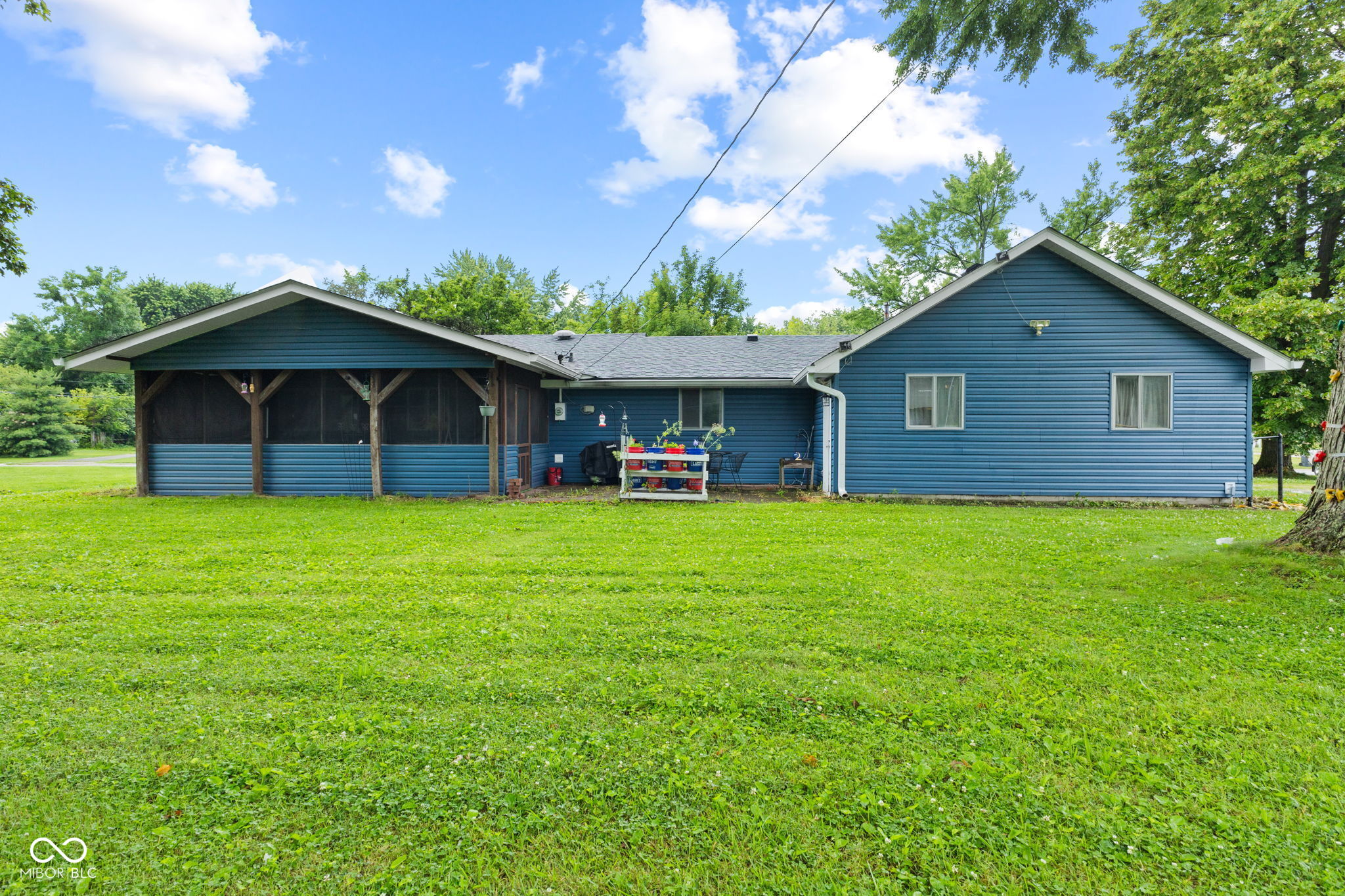 1013 Rolling Hill Road Greenwood, IN 46142 - Photo 2 of 15
