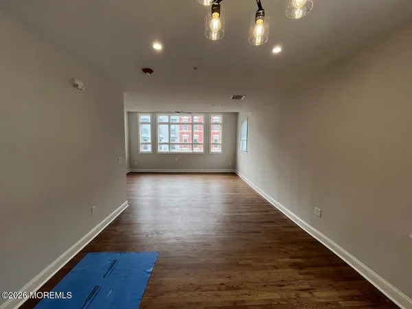 $4,250 | 35 Broad Street, Red Bank, NJ 07701