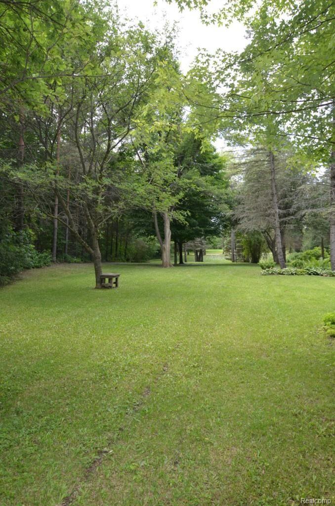 7365 Perryville Road Holly, MI 48442 - Photo 5 of 49 SPACIOUS GROUNDS
