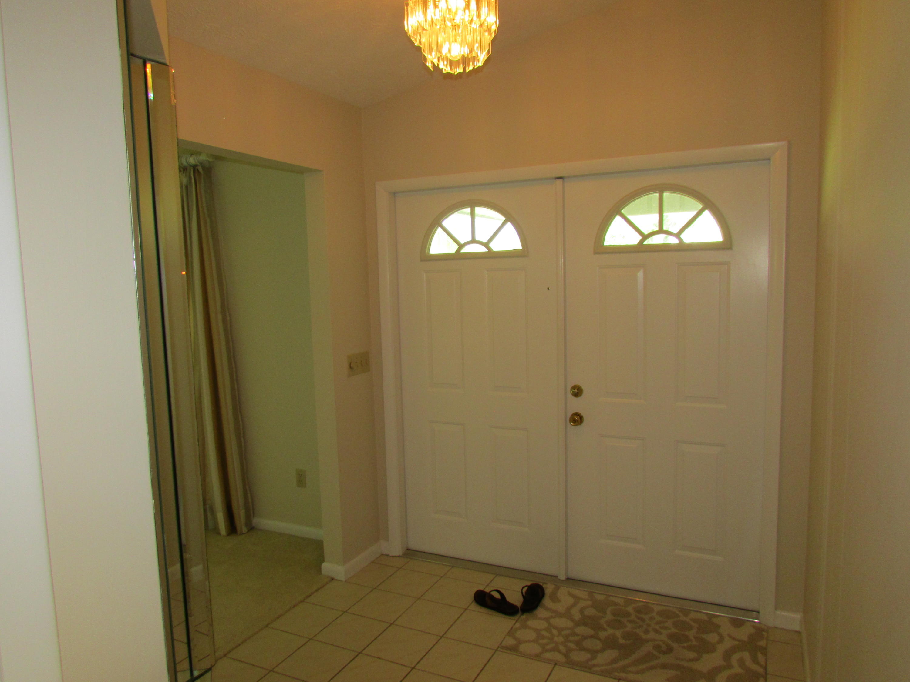 372 Southwest Fuge Road Stuart, FL 34997 - Photo 5 of 20 img_1144
