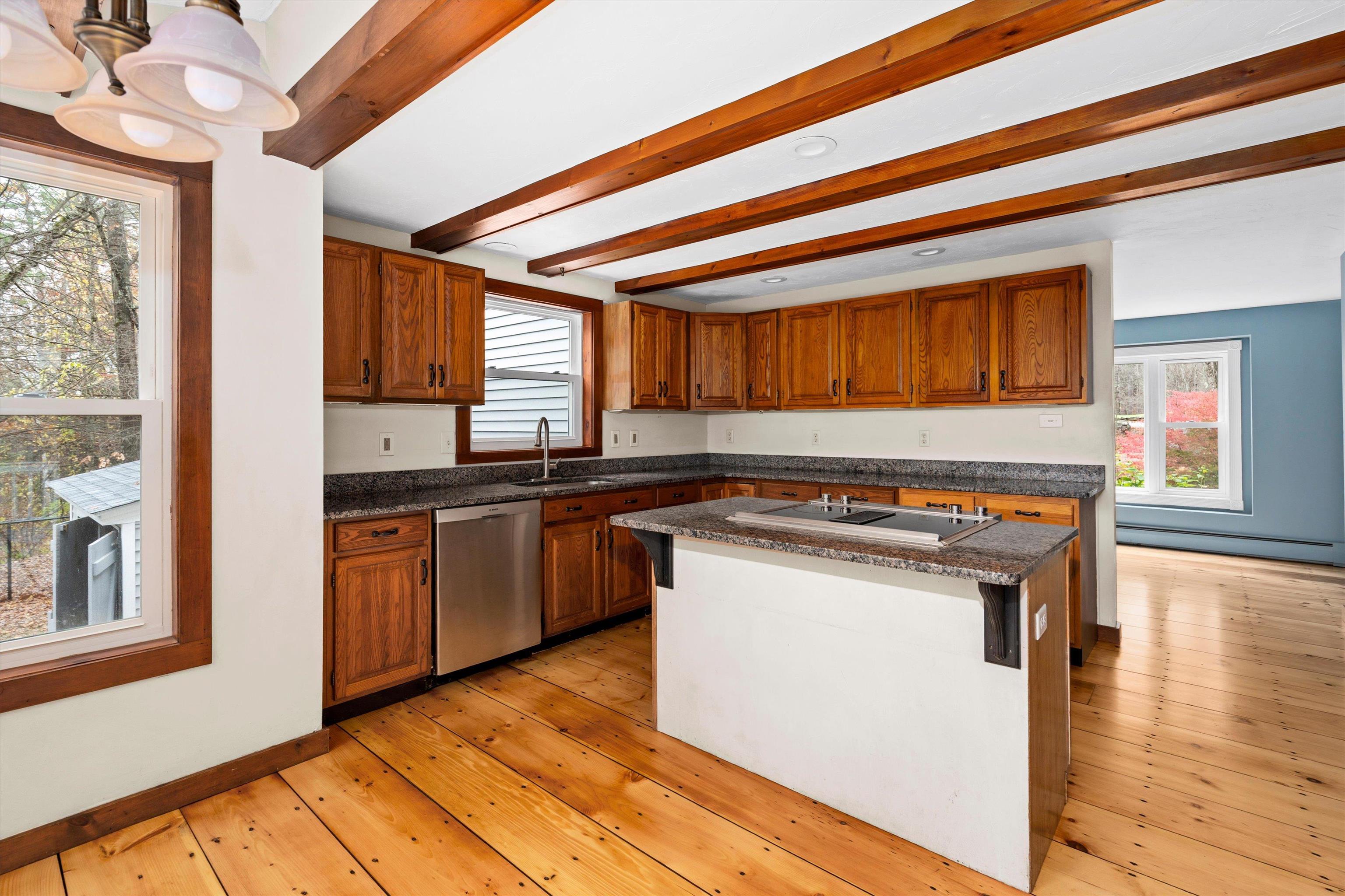 53 Cross Road Hooksett, NH 03106 - Photo 11 of 50