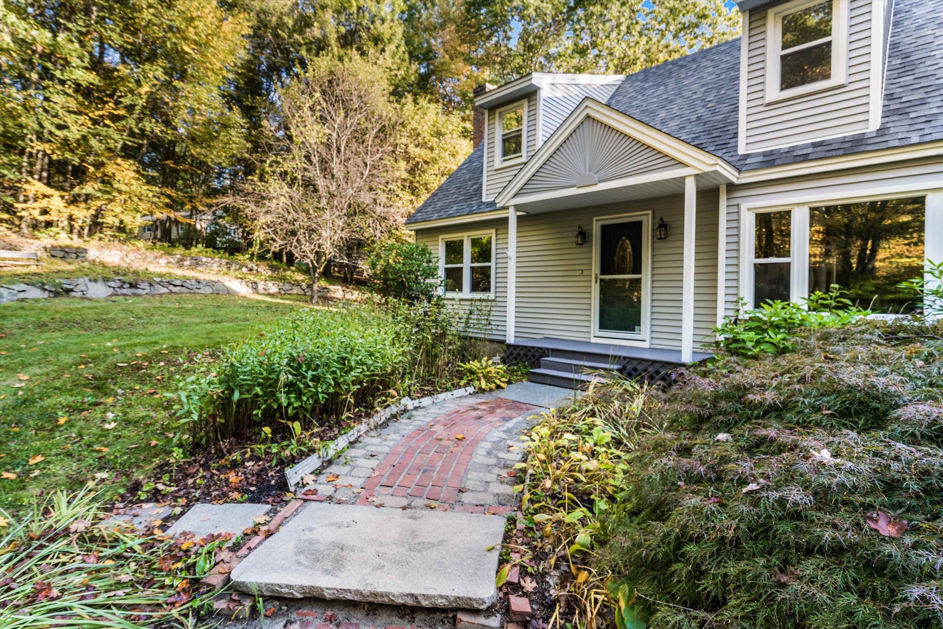 53 Cross Road Hooksett, NH 03106 - Photo 2 of 50