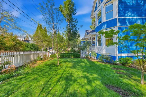 $1,225,000 | 405 South Pine Street, Nevada City, CA 95959