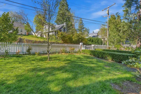 $1,225,000 | 405 South Pine Street, Nevada City, CA 95959