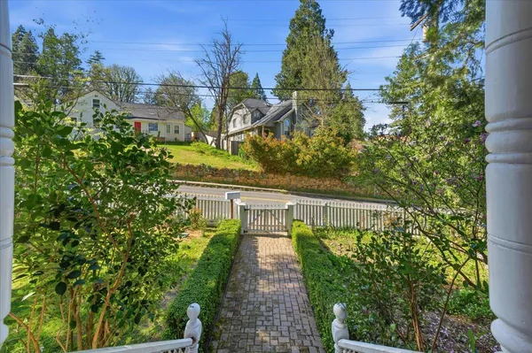 $1,225,000 | 405 South Pine Street, Nevada City, CA 95959