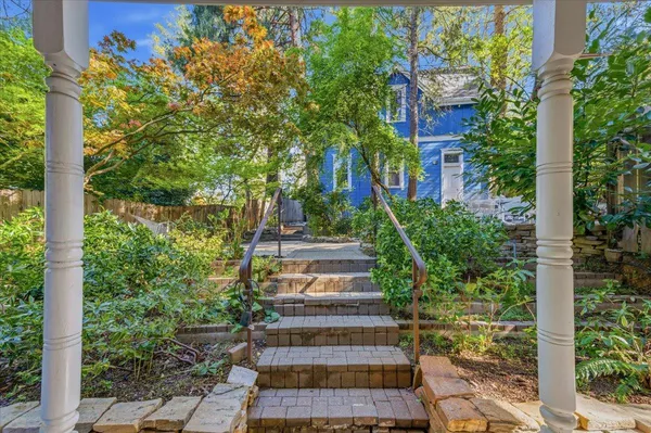 $1,225,000 | 405 South Pine Street, Nevada City, CA 95959