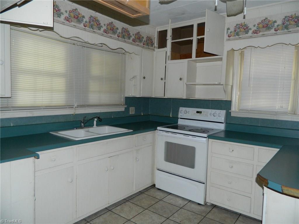 2927 Archdale Road High Point, NC 27263 - Photo 6 of 18 Gallery Image 6