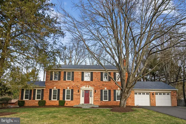 $1,299,990 | 11922 Holly Spring Drive, Great Falls, VA 22066