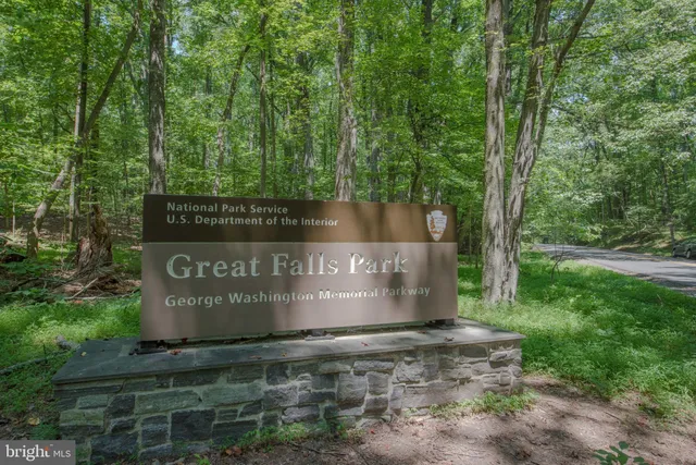 $1,299,990 | 11922 Holly Spring Drive, Great Falls, VA 22066