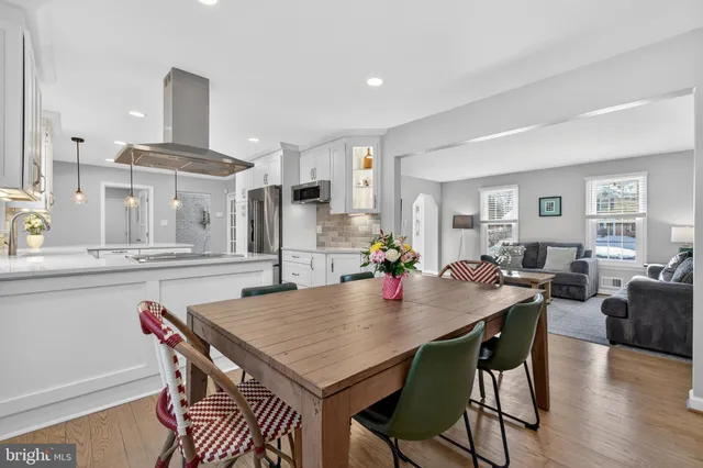 $1,299,990 | 11922 Holly Spring Drive, Great Falls, VA 22066