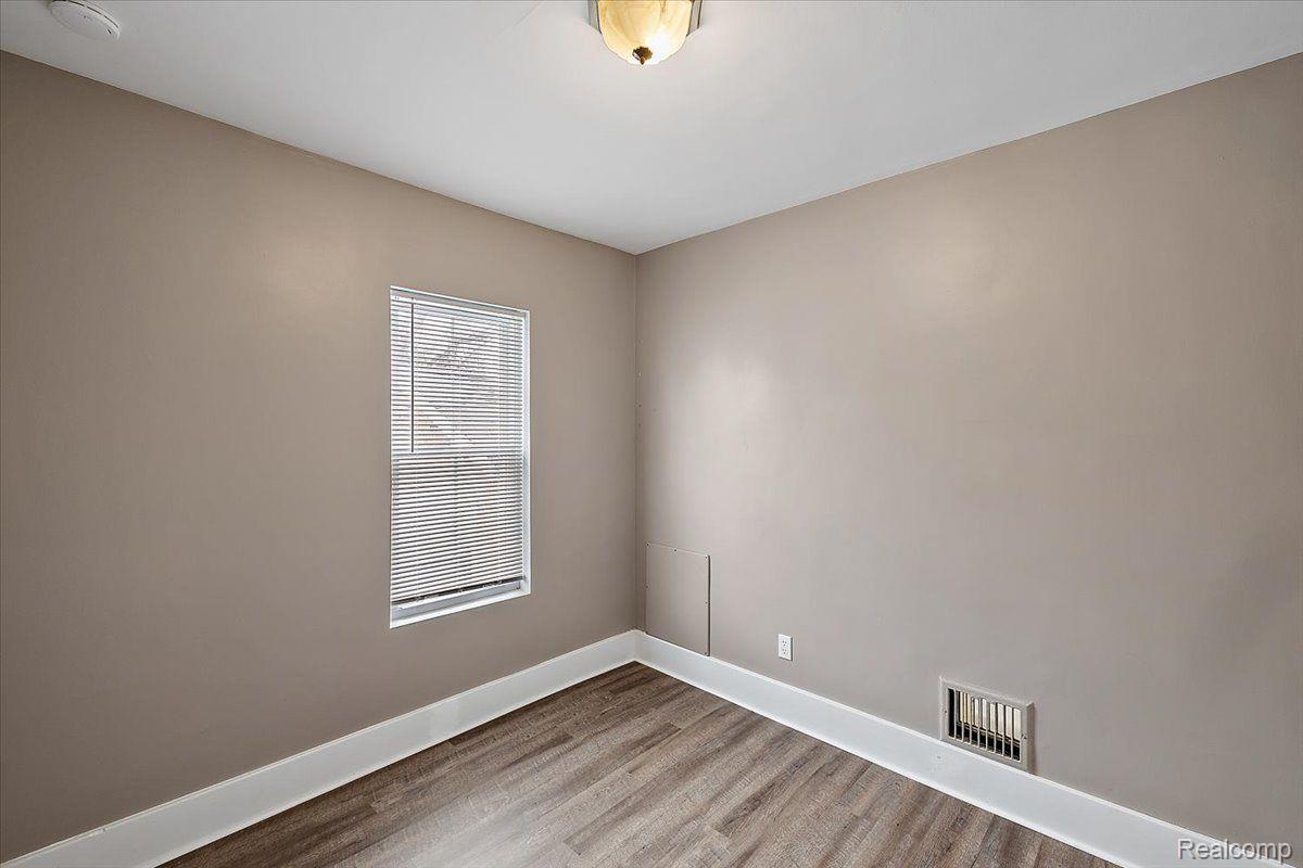 1810 Manse Road Waterford, MI 48328 - Photo 19 of 34 Gallery Image 19